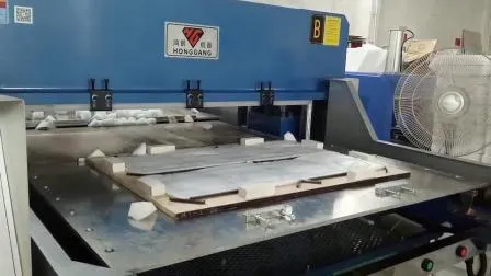 Machine de découpe de mousse CNC automatique (HG